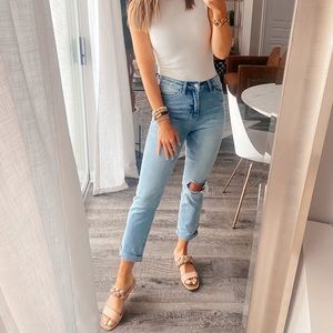 Vervet Distressed Light Wash Straight Leg Jeans | Size 26